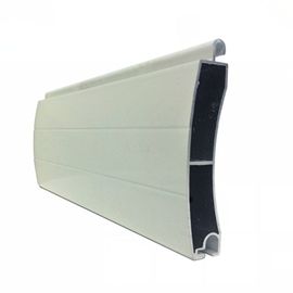 La porta di alluminio del garage profila la metà di profilo dell'otturatore del rullo dell'estrusione intorno alla sezione di alluminio